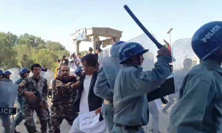 Security Forces Assault Reporters in Center Bamiyan province